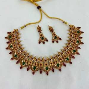 Gold-Plated Matte Finish Traditional Choker Necklace set
