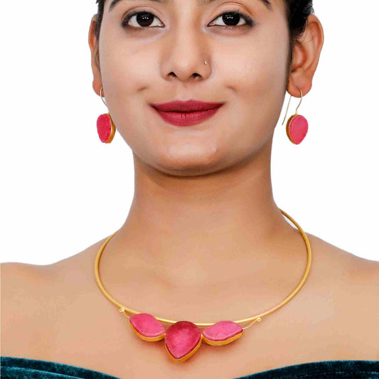 Stone Hasli Necklace Set Round neck piece Matte Golden Hasli Necklace with Stud Earrings