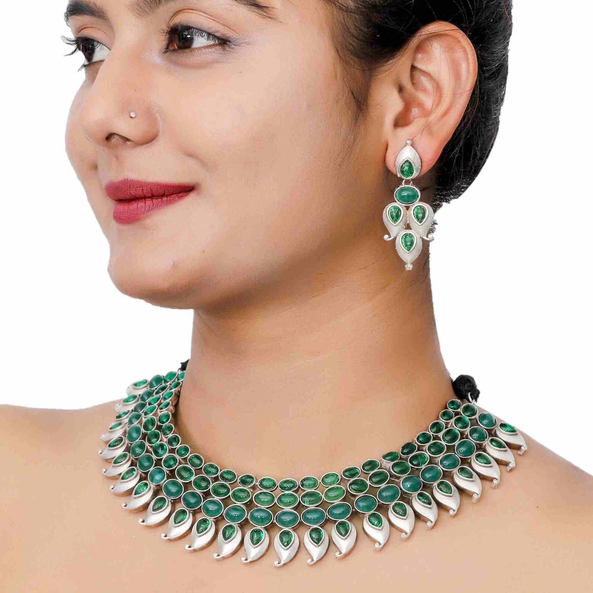 Unique Jewelry Necklace Set